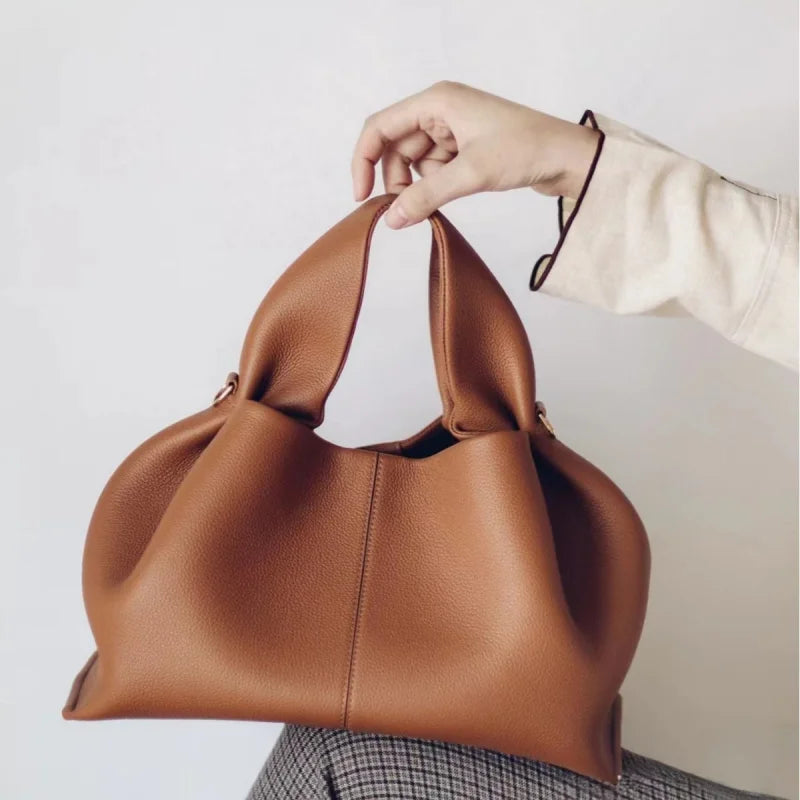 Everyday Carry collection — The Chelsea Hobo in beige